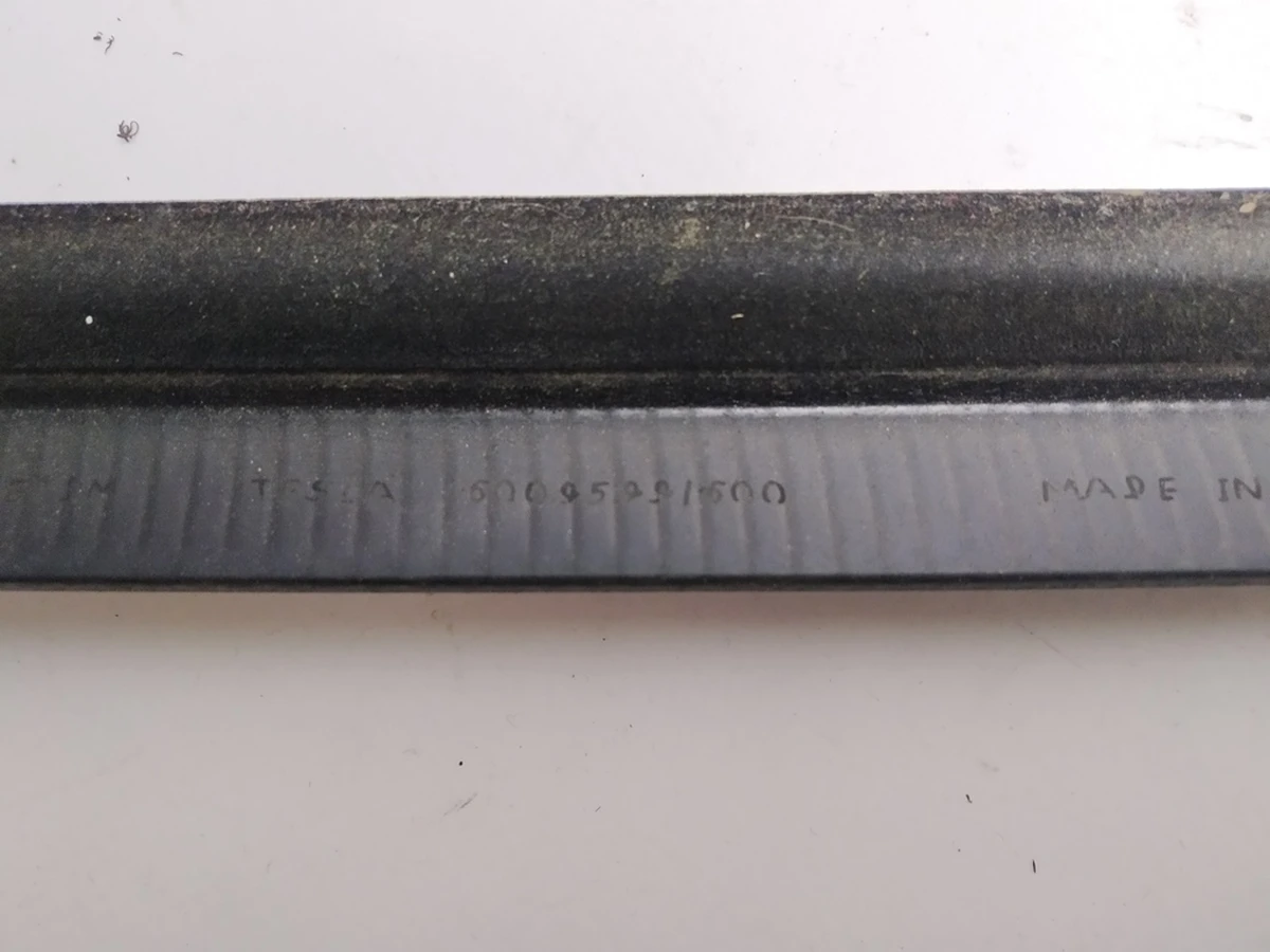 3 Молдинг зовнішній двері передньої правої хром Tesla model S, model S REST 1095920-00-C