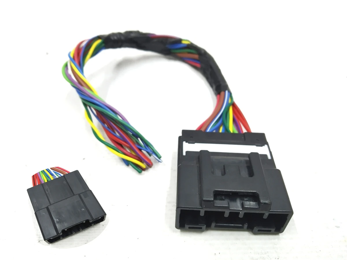 Разъем соединительный электропроводки передней основной x915М/18pin Tesla model X 2072447-00-A