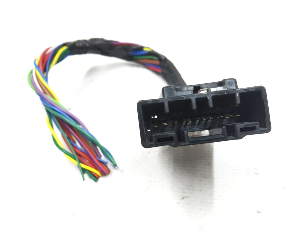 Разъем соединительный электропроводки передней основной x915М/18pin Tesla model X 2072447-00-A