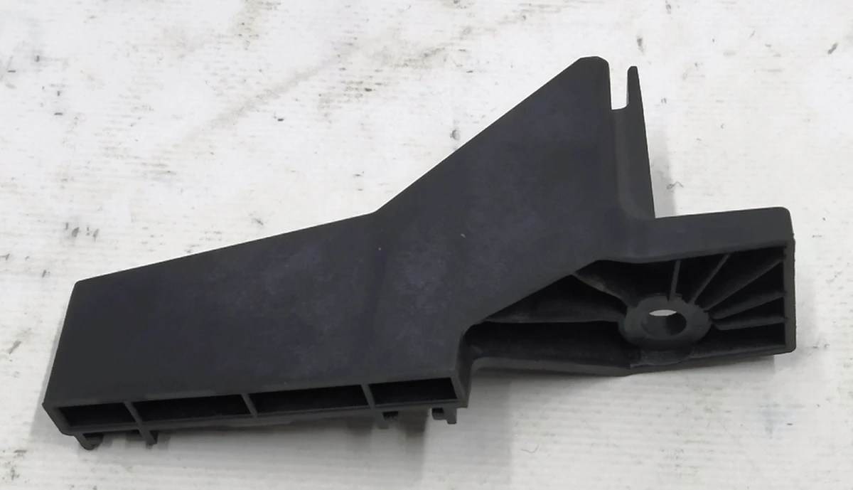 Кронштейн крепления диагностического разъема OBD BMW i3 61139290825