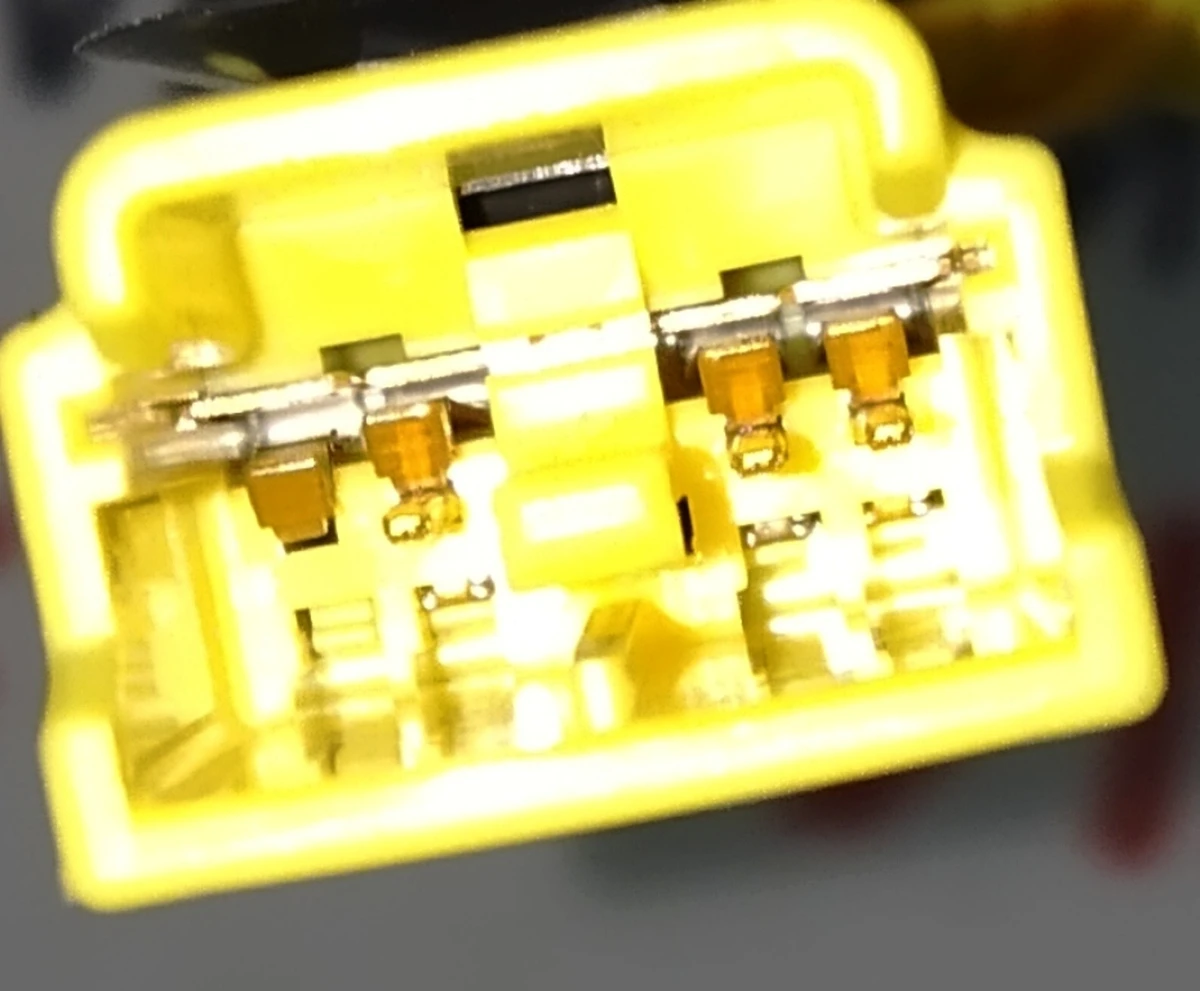 2nd Row Single Right Seat Airbag Wiring Tesla model X 3123720-03-A