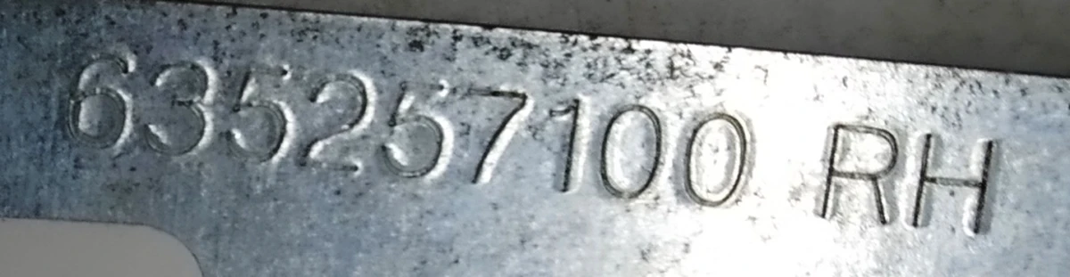 4 Пластина-кріплення подушки безпеки задньої (шторки) другий ряд, правою Tesla Model X, Mar 2021 1036760-00-H