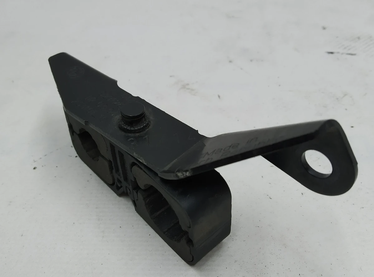 Кронштейн кріплення трубопроводу кондиціонера BMW i3 64219291288