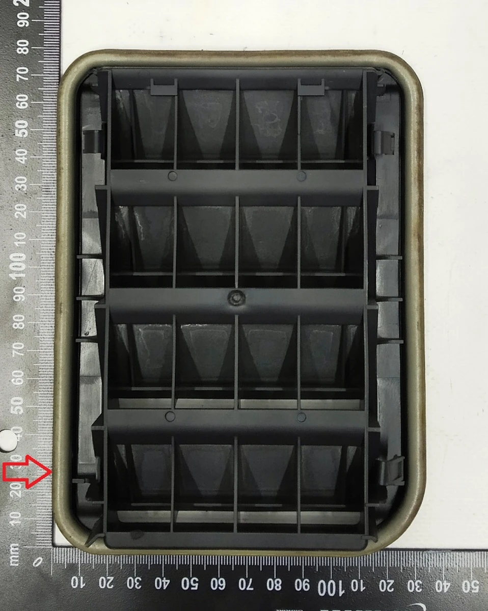 Rear trunk vent valve damaged BMW i3 64229201647