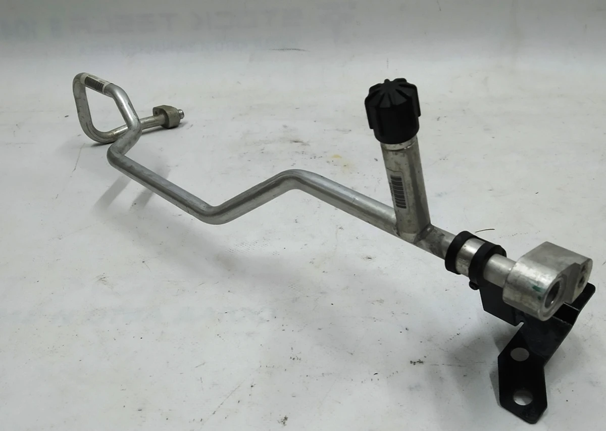 Air conditioner outlet pipe assy with bracket and clamp BMW i3 64539291275