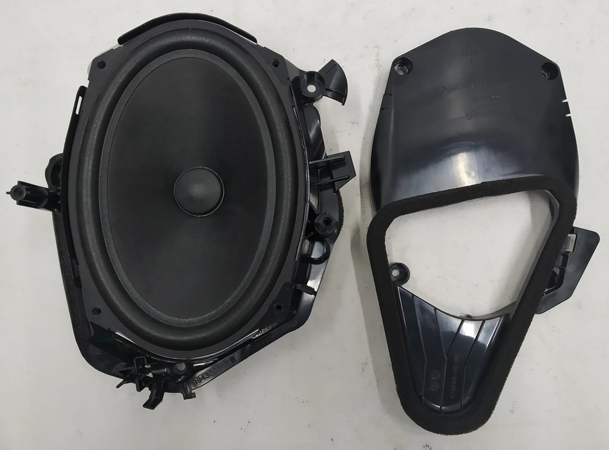 Woofer with sound guide, left and base assembly BMW i3 65139285272