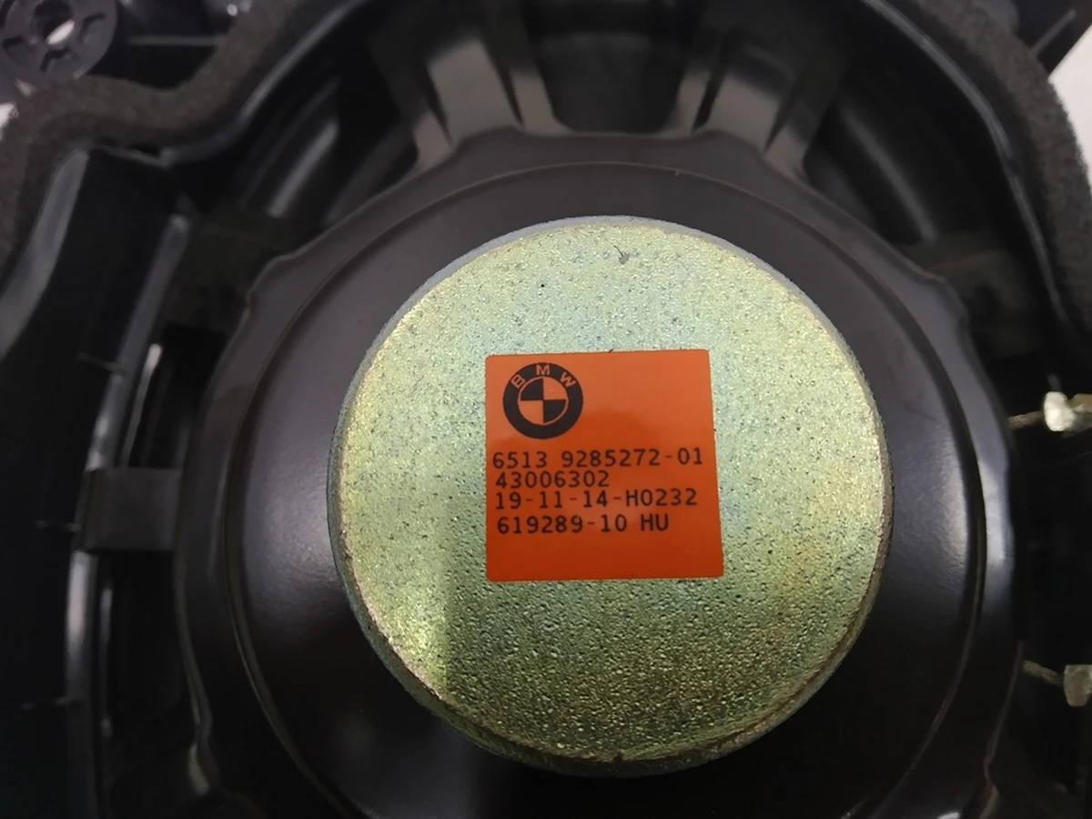 Woofer with sound guide, left and base assembly BMW i3 65139285272