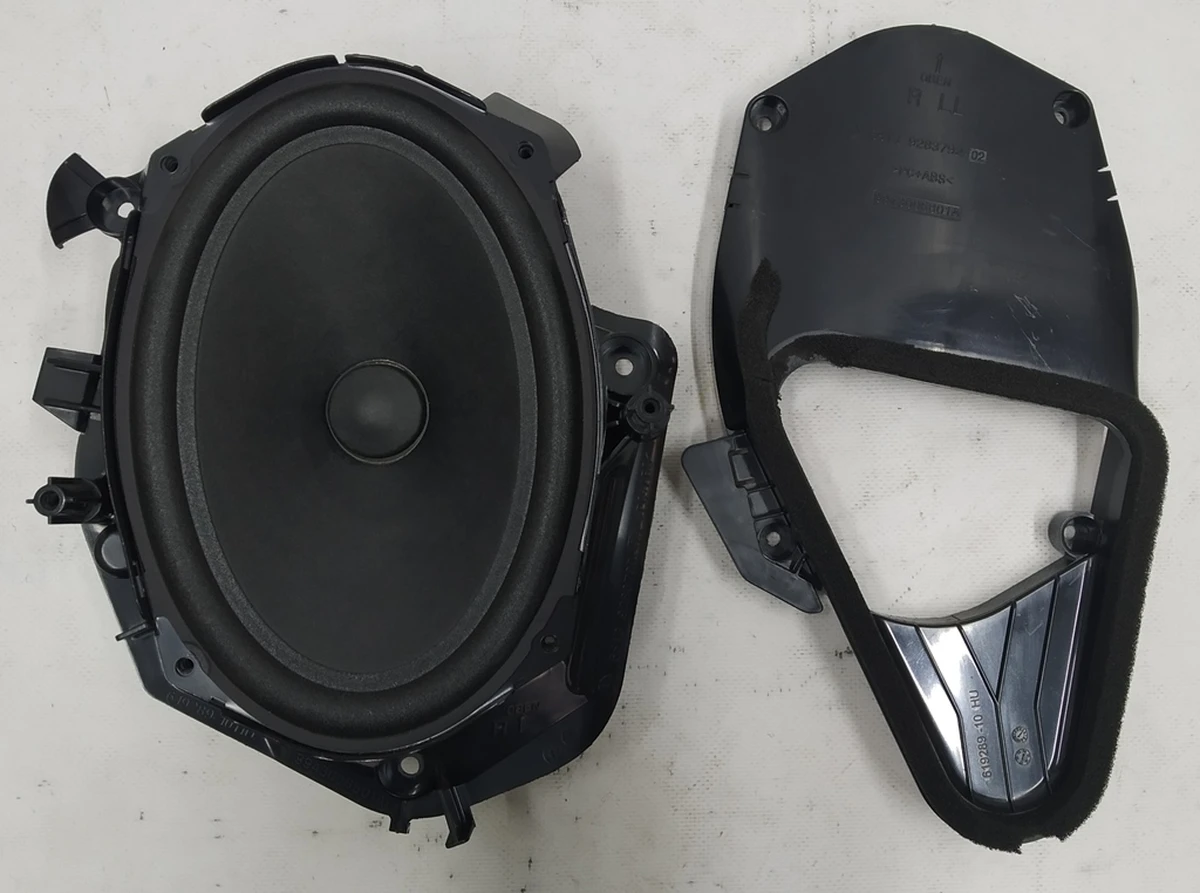 Woofer with sound guide, right and base assembly BMW i3 65139285272
