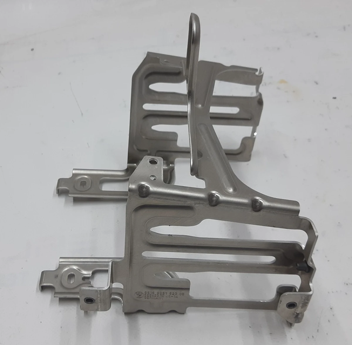 Кронштейн головного устройства High BMW i3 65159251523