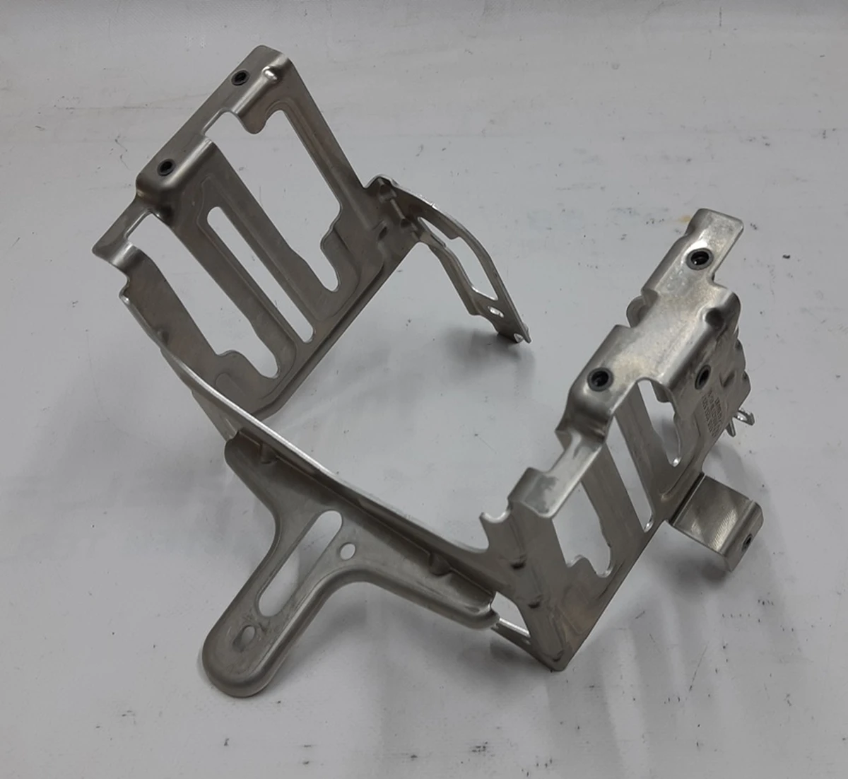 Кронштейн головного устройства High BMW i3 65159251523