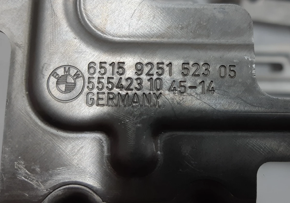 Кронштейн головного устройства High BMW i3 65159251523