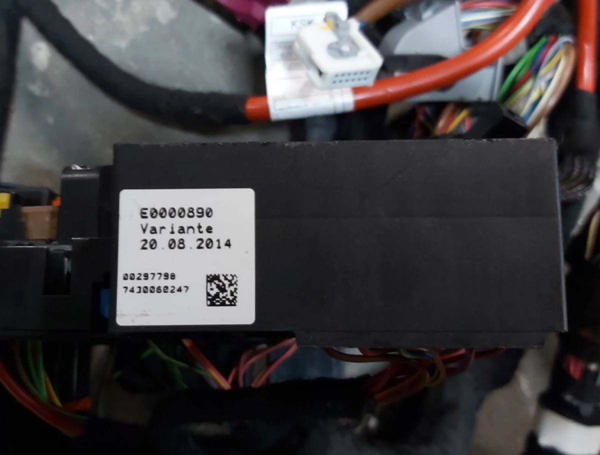 Електропроводка центральна (головна) модуля Duplikat Life з блоком запобіжників BMW i3 61112284959