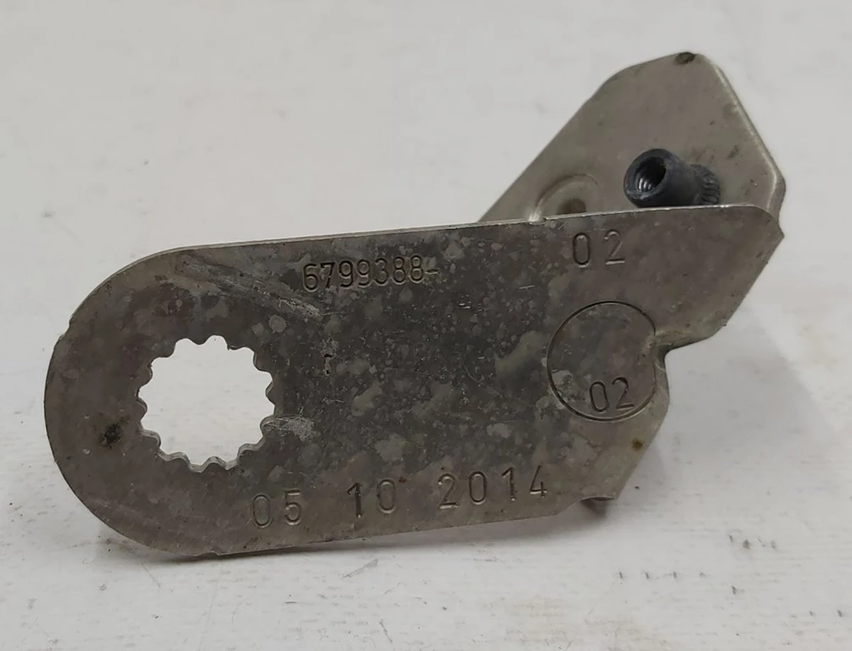 Bracket brake pipe right BMW I3 34326799388