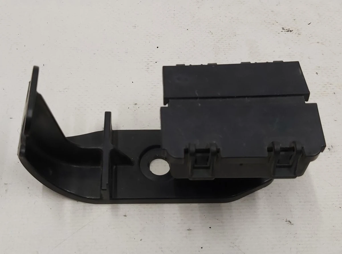 Тримач датчика ABS лівого DSC BMW i3 34526851905