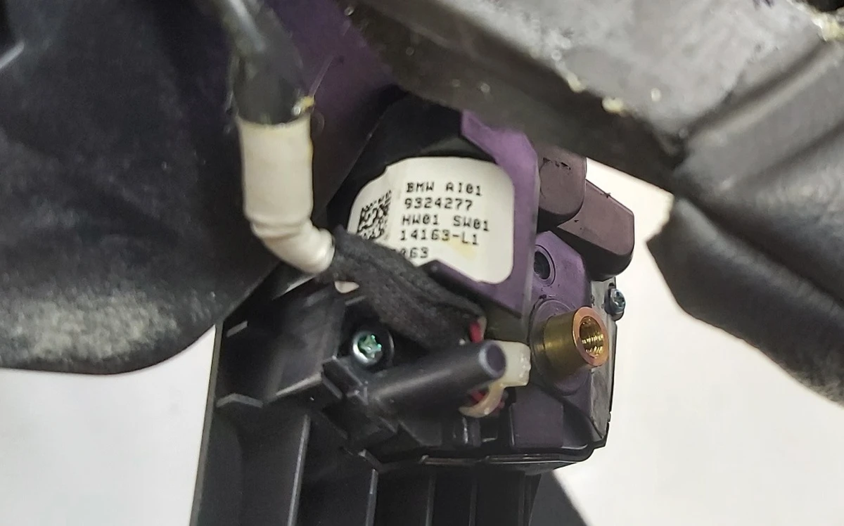 Steering wheel, leather SUITE assembled with switches and cover BMW I3 32306870784