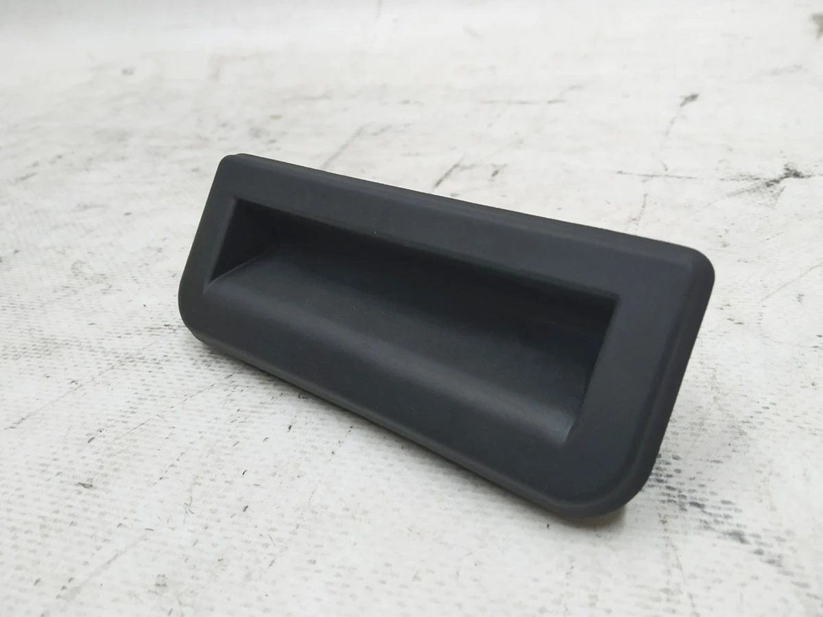 Кнопка електричного приводу замку багажного відсіку Audi E-tron 6V0827566