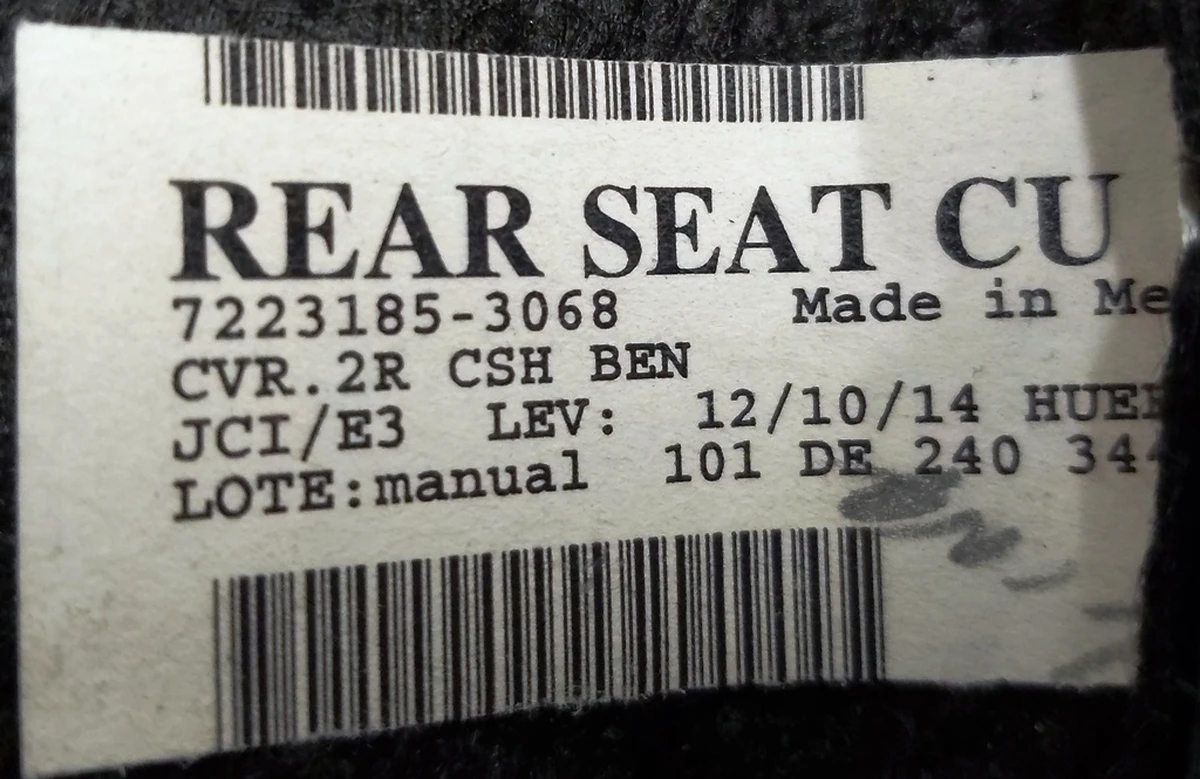 3 Обшивка дивана 2-го ряду BASE BLACK Tesla model S, model S REST 1030569-01-B