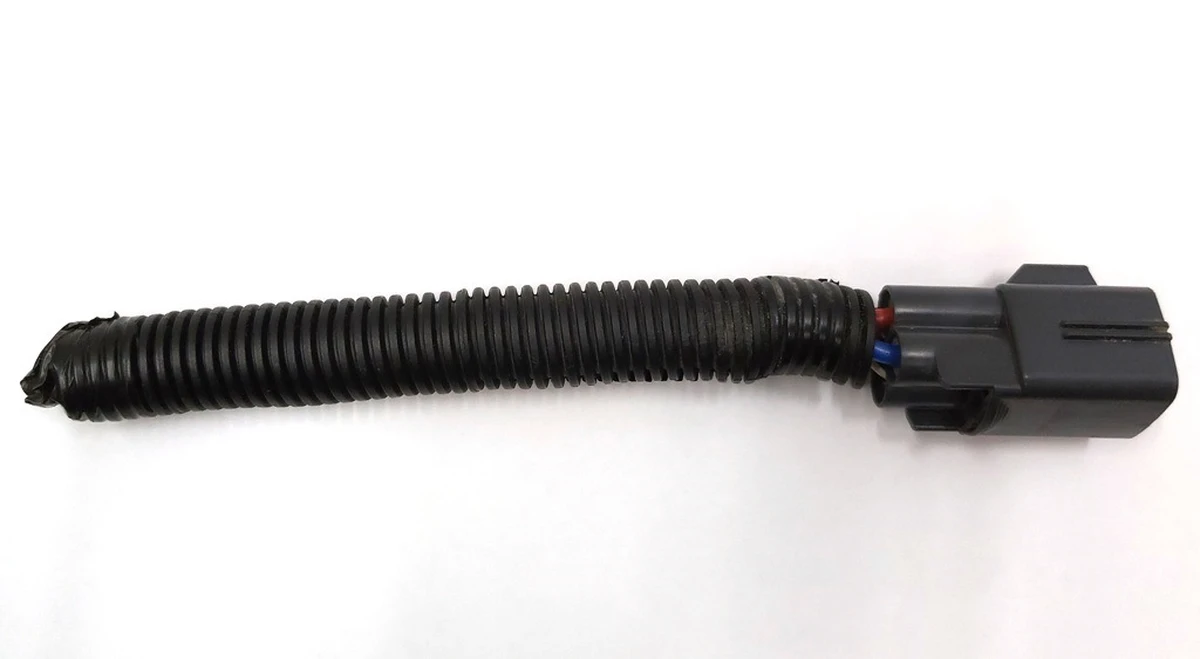 Роз'єм (фішка) вентилятора системи охолодження YAZAKI 7282-5595-10 X525/4pin Tesla model 3 1067964-02-F