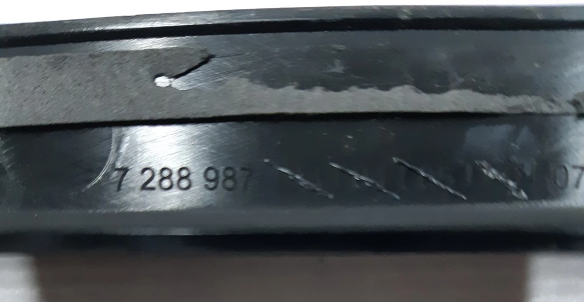 Облицювання (декоративна накладка) кватирки задніх правих передня BMW I3 51377453546