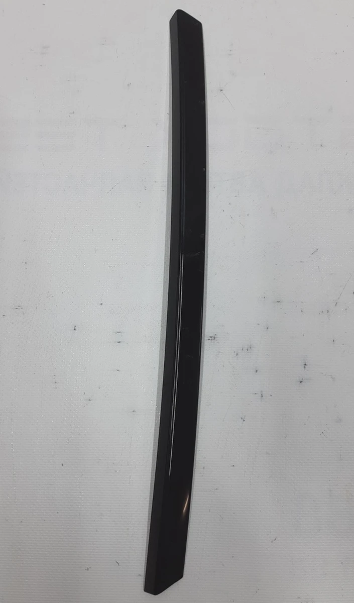 Облицовка (декоративная накладка) форточки задней левой передняя BMW I3 51377453545