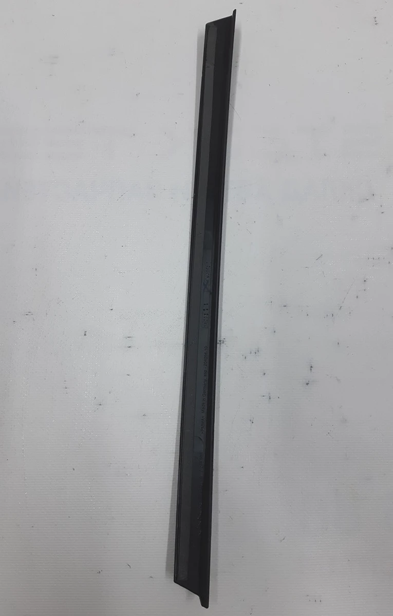 Облицовка (декоративная накладка) форточки задней левой передняя BMW I3 51377453545