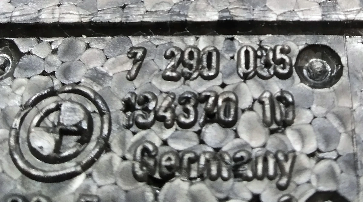 Panel for filling cavities of the base trim of the C pillar lower left BMW I3 51477290035