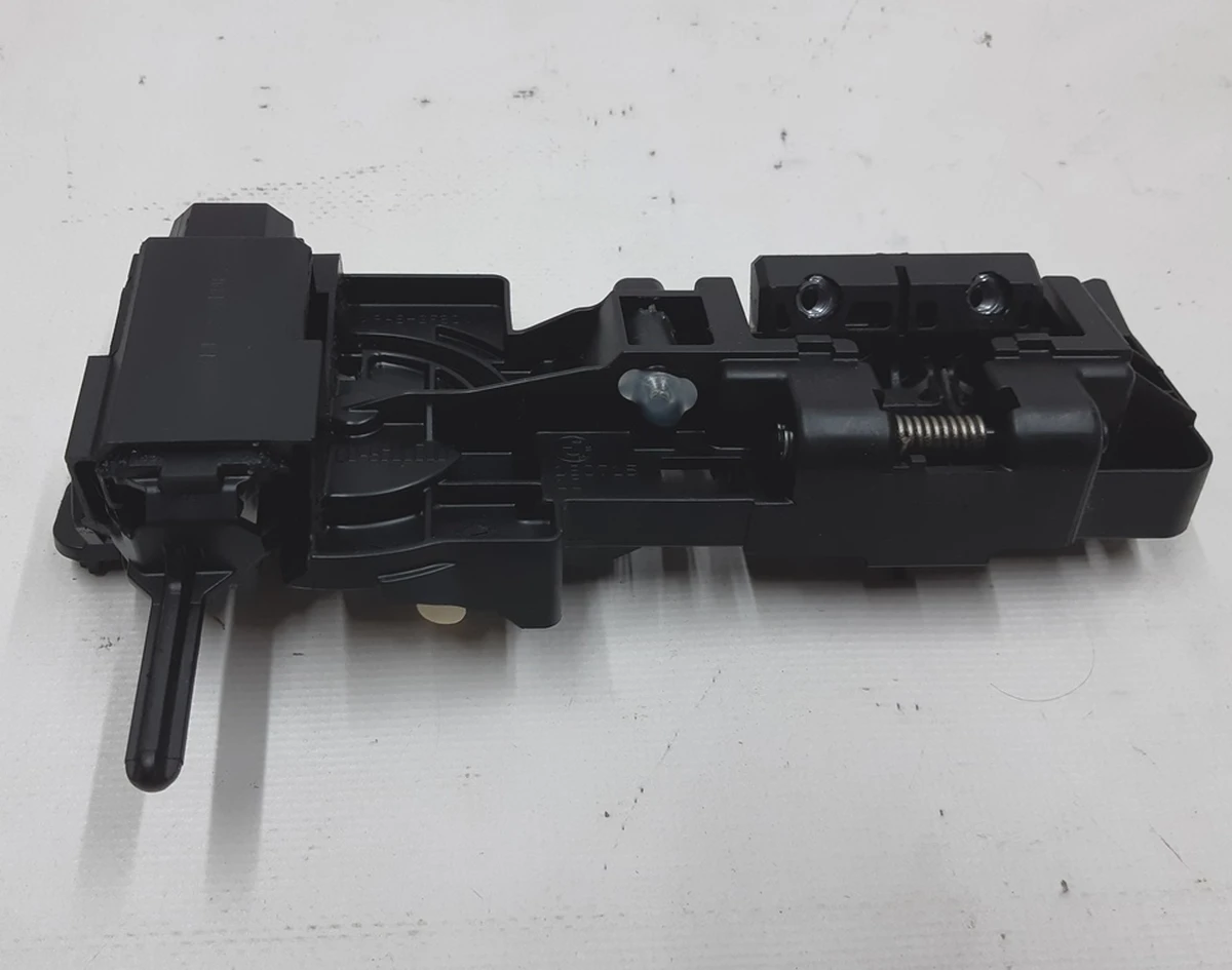 Привод механизма замка двери левой задней внутренний BMW I3 51227301757