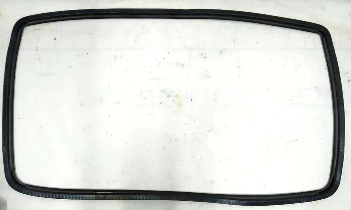 Ущільнювач панелі підлоги зйомної багажного відділення BMW i3 51717311995