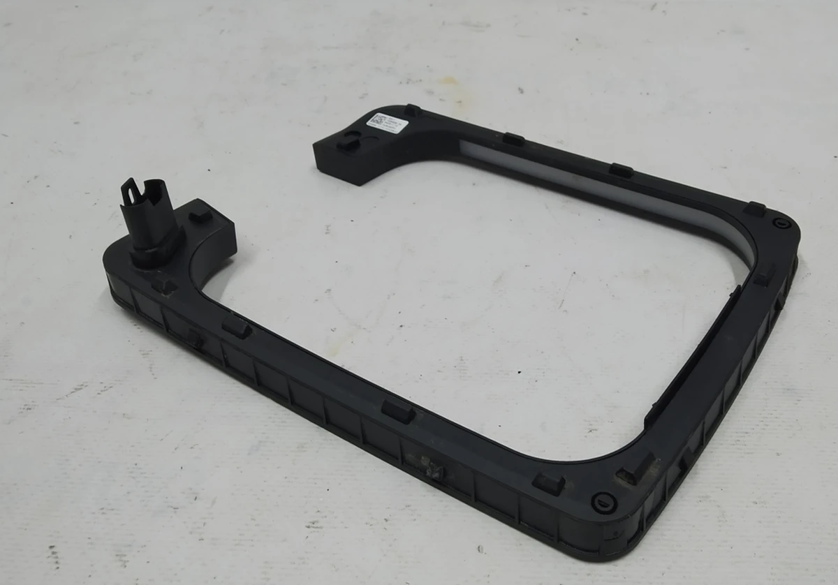 Рамка с подсветкой люка порта зарядки BMW i3 63217334639