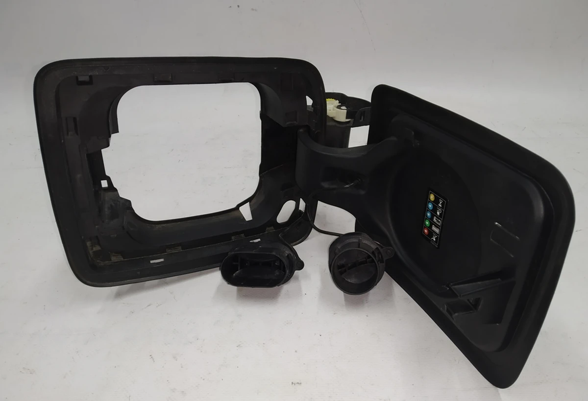 Люк порту зарядки в зборі з кришкою BMW i3 51177335767