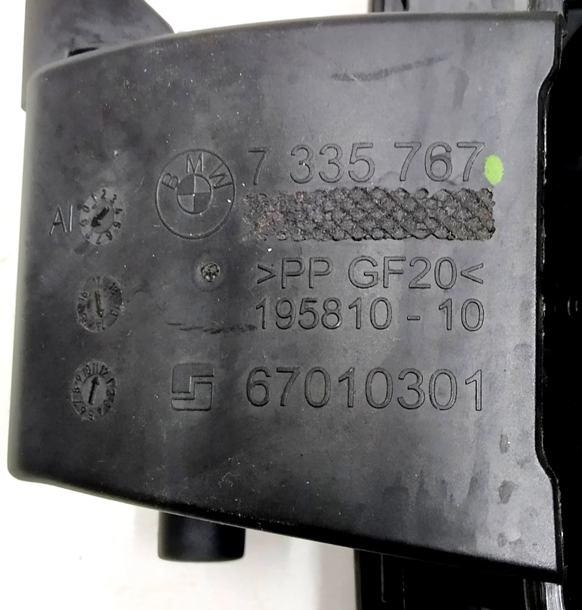 Люк порту зарядки в зборі з кришкою BMW i3 51177335767