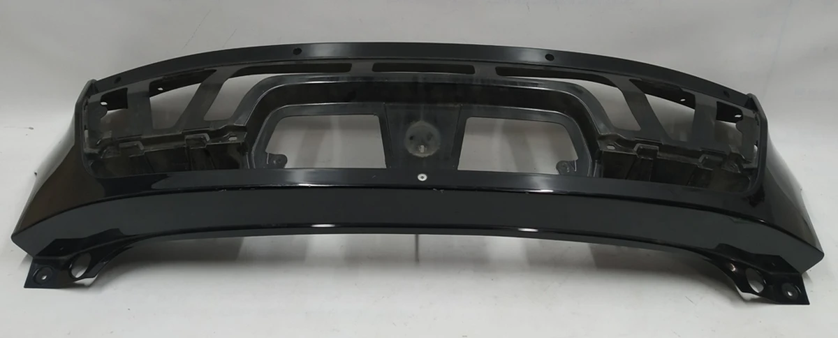 Бампер задній (під камеру заднього виду і комфортний доступ, забарвлений - чорний) в зборі з камерою заднього виду (з пошкодженням) BMW I3 51127370582