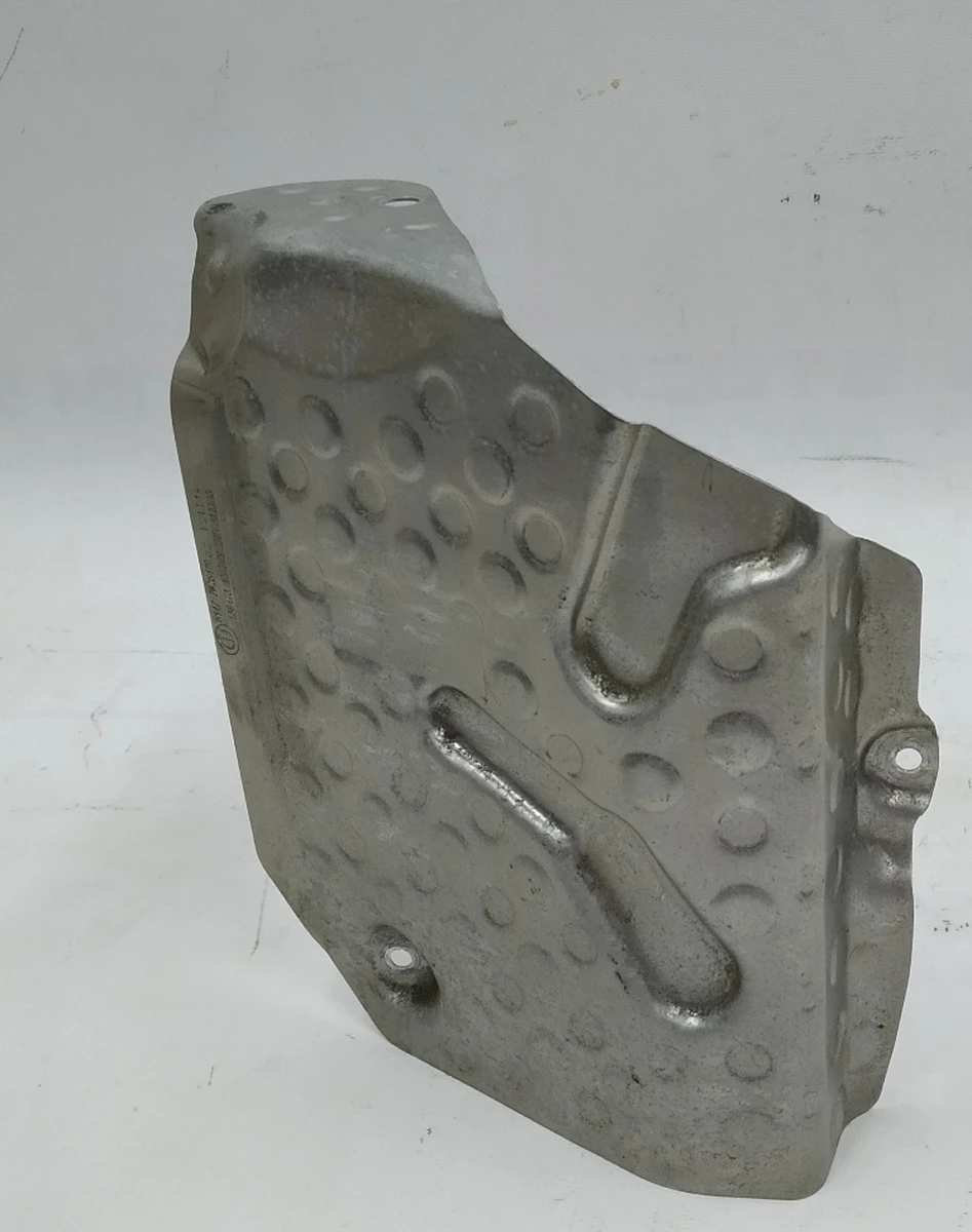 Heat shield for the control unit for charging the battery from the high-voltage generator REME BMW i3 12907625