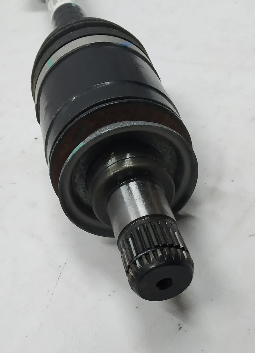 Rear left axle shaft assembly with retaining ring BMW I3 33207641213