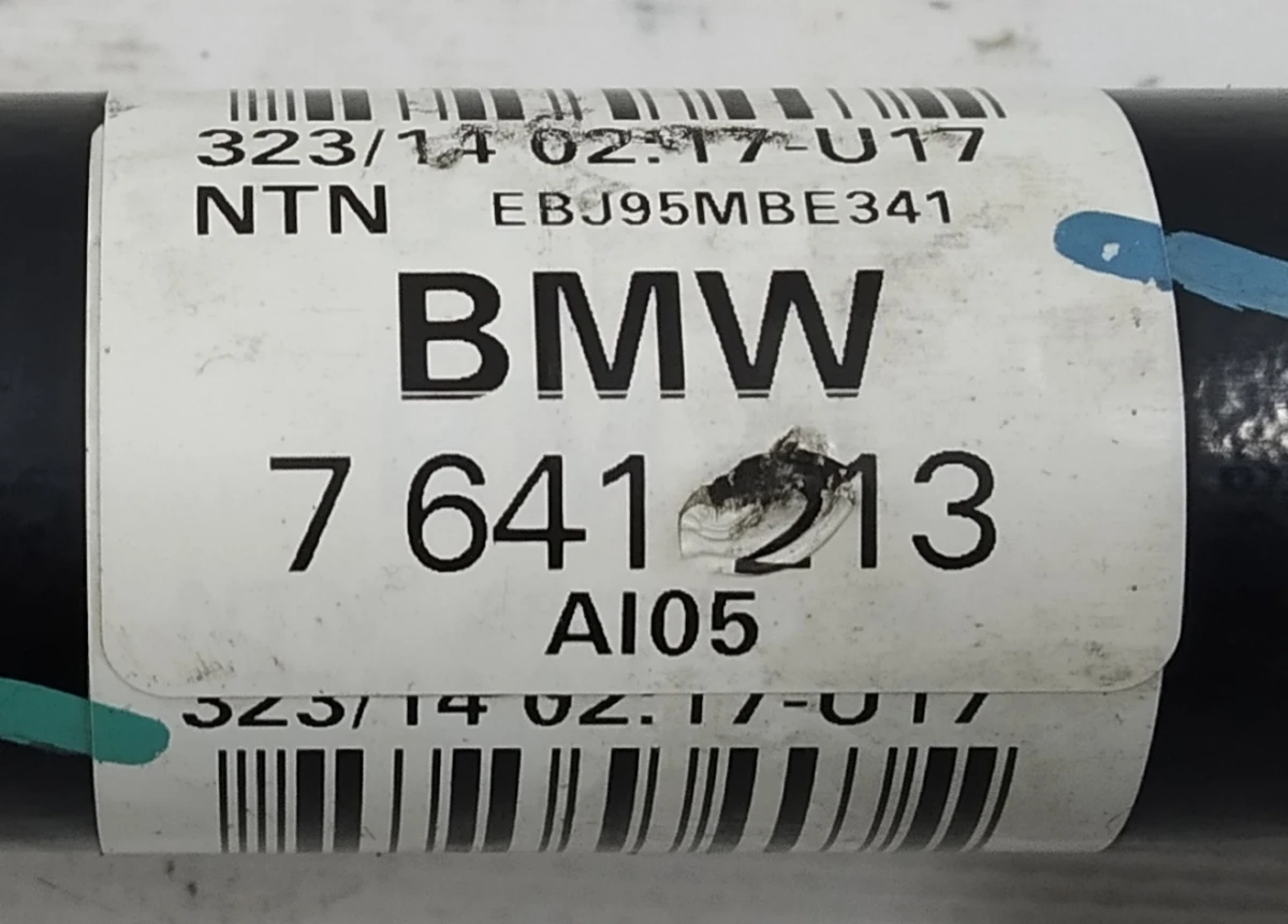Rear left axle shaft assembly with retaining ring BMW I3 33207641213