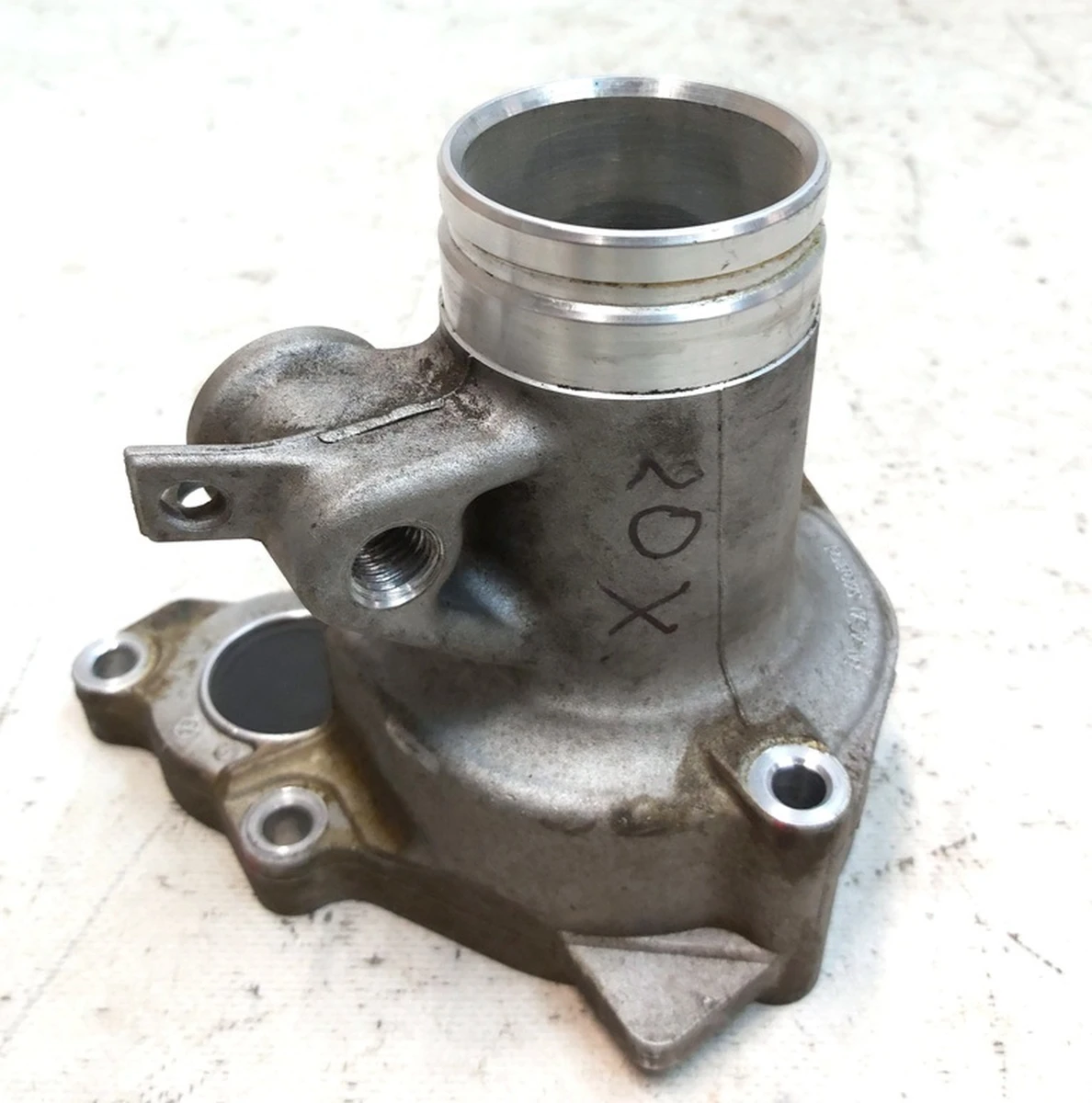 1 Кришка приводу рейки кермової Tesla model S BJ32-3200-HB