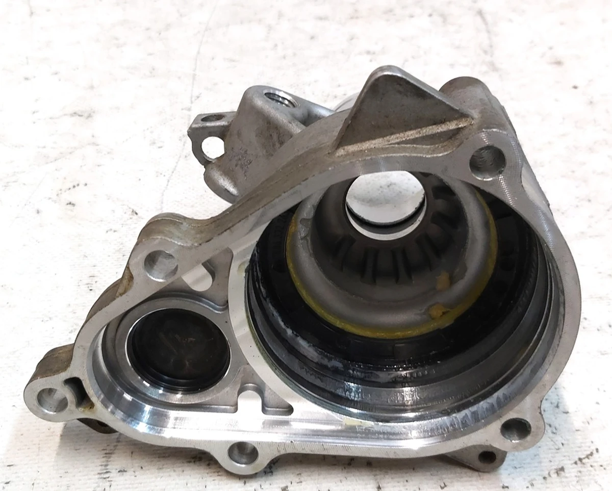 1 Кришка приводу рейки кермової Tesla model S BJ32-3200-HB