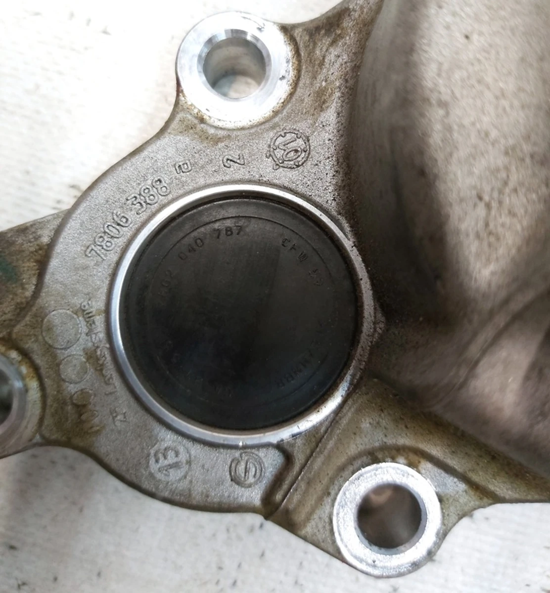 1 Кришка приводу рейки кермової Tesla model S BJ32-3200-HB