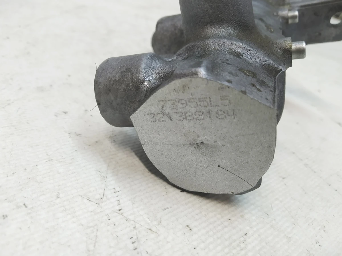 5 Главный тормозной цилиндр RWD Tesla model S 1012042-00-B