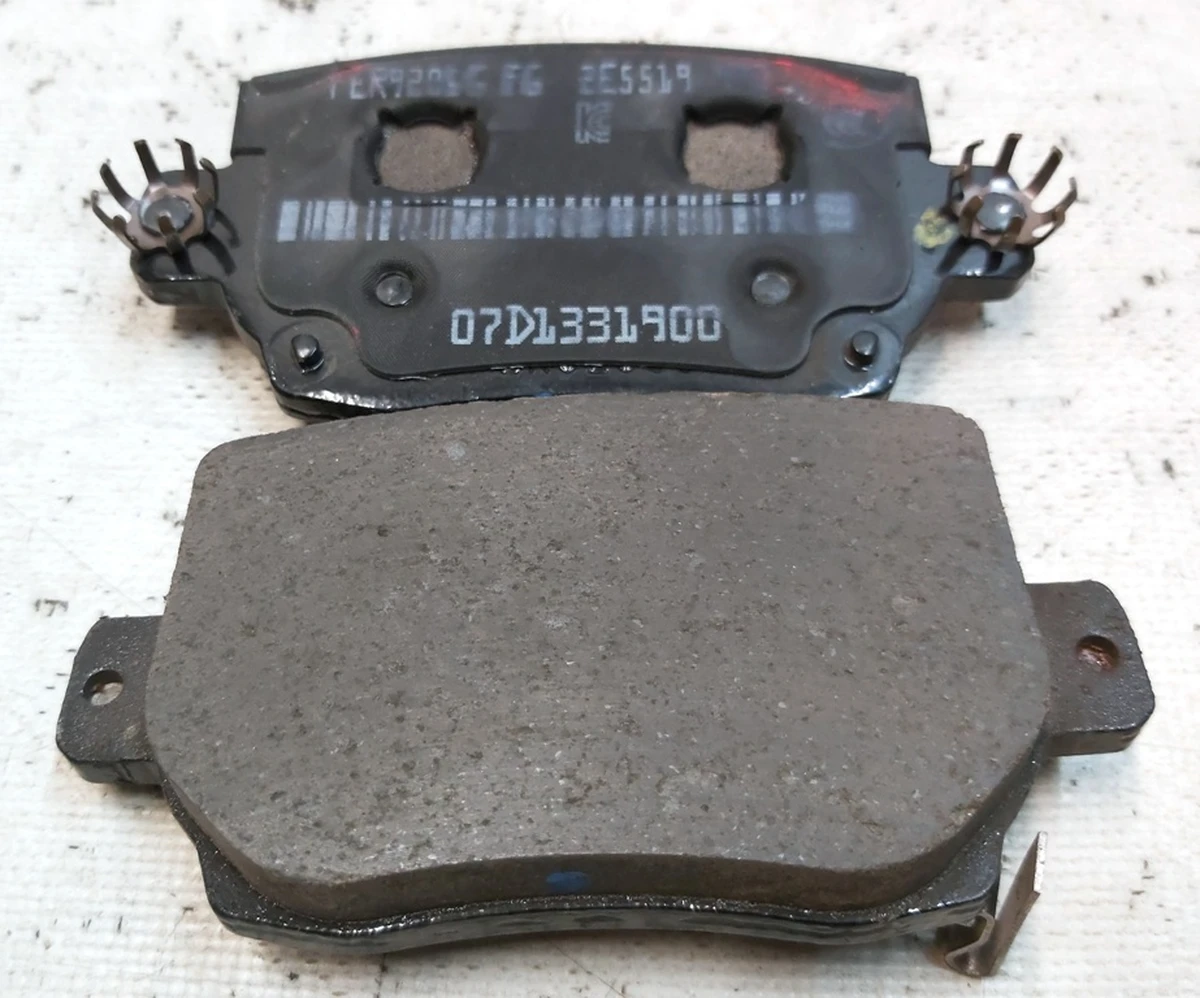 9 Колодки задні гальмові SPORT (комплект 2 штуки) Tesla model Y 8008246-00-D