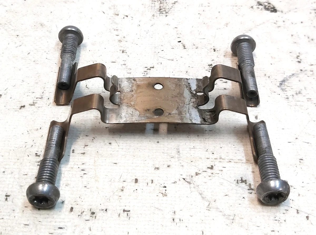 8 Комплект пружини та штифтів гальмівного супорта переднього BREMBO Tesla Model Y 8008250-00-A