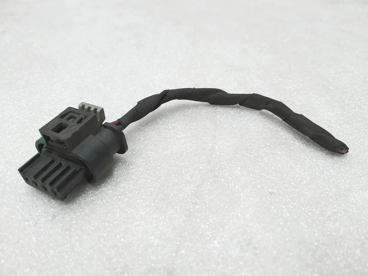 Front Bumper Grommet Drive Wiring Connector (4pin,6pin) Tesla Model S, Model S REST 1004420