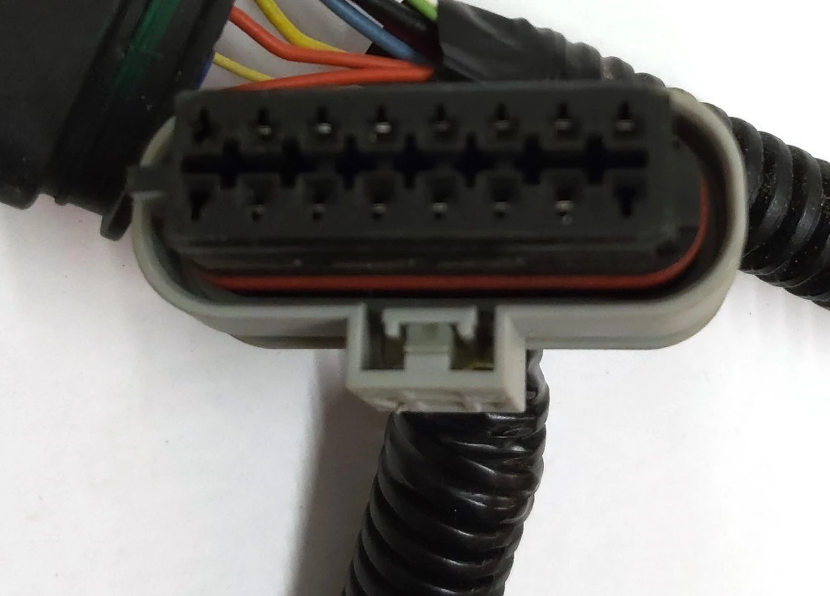 Connector (chip) for front bumper PA66GF25 (female) 807-445 LH Tesla model 3 1067958-00-E