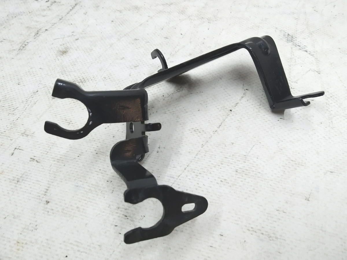 Кронштейн електропроводки задній правий Audi E-tron 80A971846D