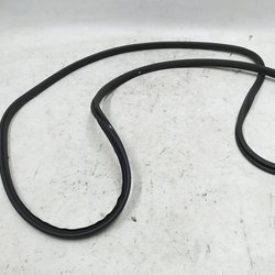 Ущільнювач панорами самоклеючої Audi E-tron 83A877459