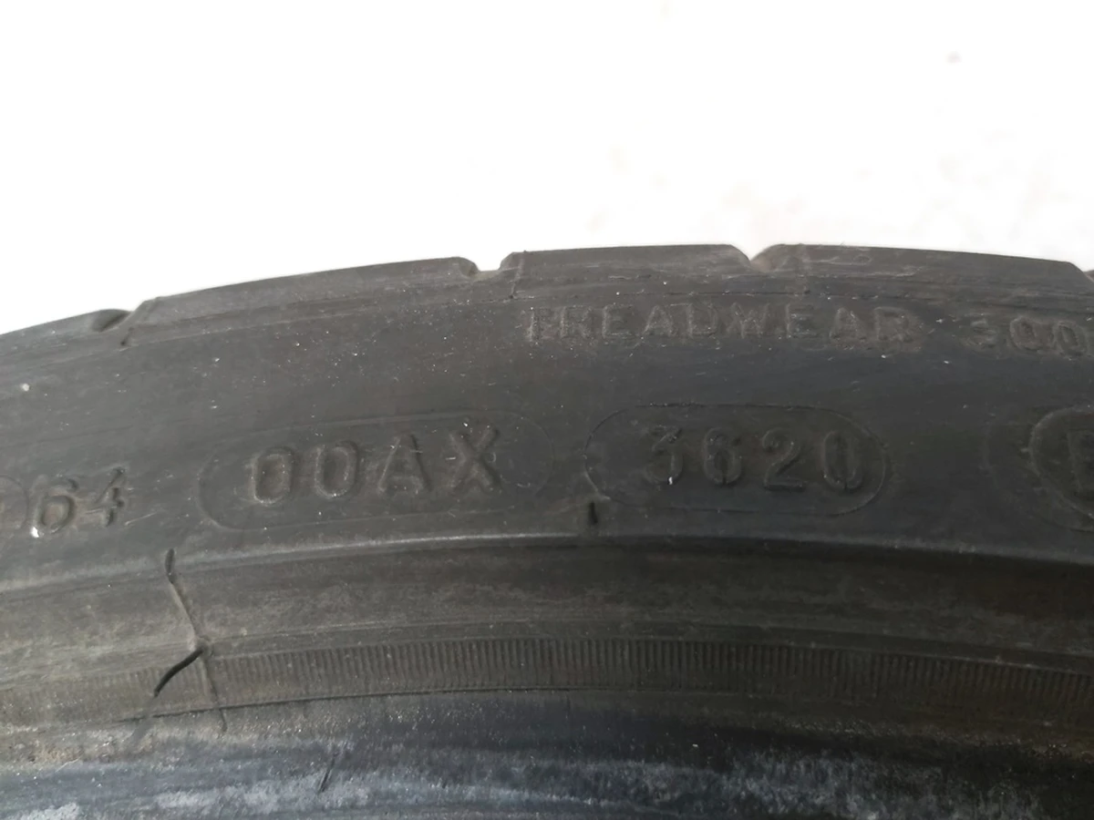 1 Шина 245/35 ZR21 96Y MICHELIN PILOT SPORT data 36/20 6,20 мм із пошкодженням Tesla model S 8496658-00-A