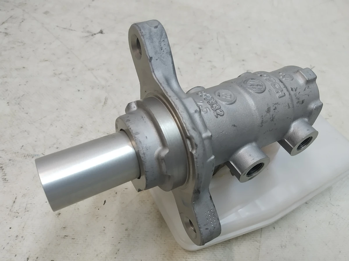 2 Головний гальмівний циліндр BOOSTER BOSCH Tesla model Y 1188673-00-A