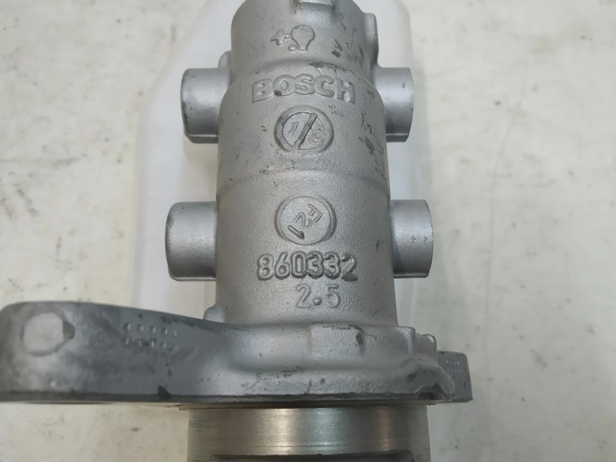 2 Головний гальмівний циліндр BOOSTER BOSCH Tesla model Y 1188673-00-A