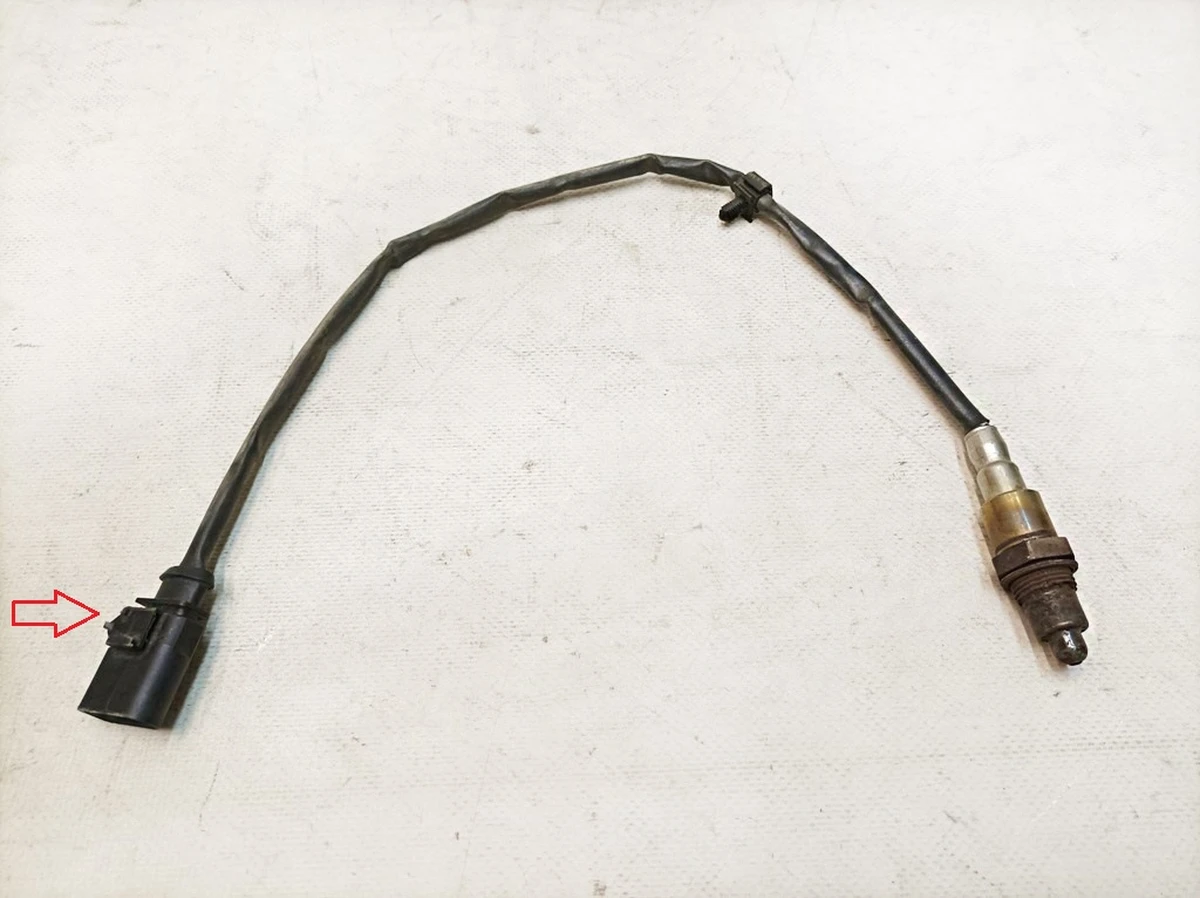 Лямбда-зонд із пошкодженням Audi Q7 8K0906262F