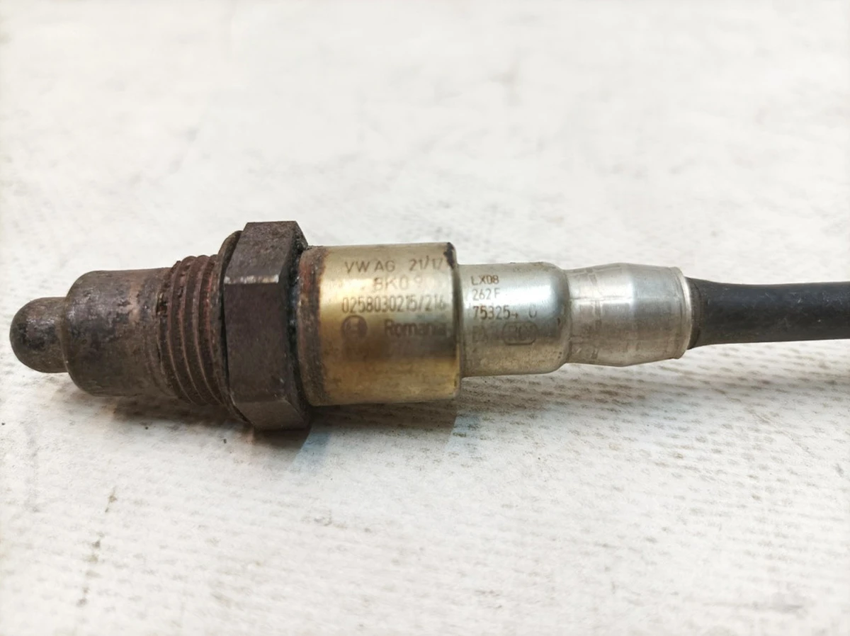 Лямбда-зонд із пошкодженням Audi Q7 8K0906262F